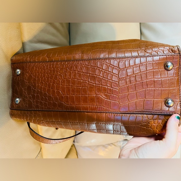 Michael Kors Large lock tote! Croc embellished leather! Rich brown! - Picture 8 of 10